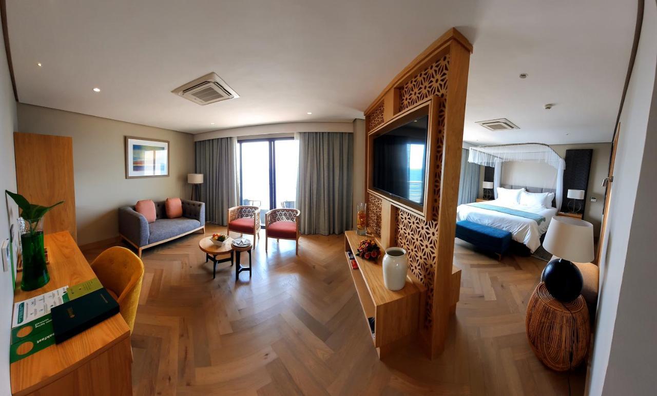 Hotel Sunbird Waterfront Salima Esterno foto
